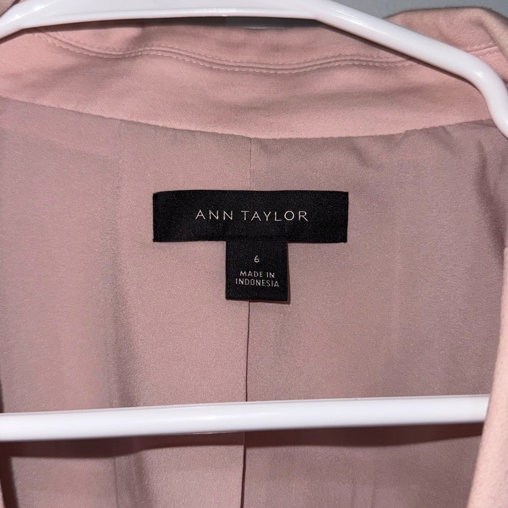 Ann Taylor Women's Light Pink Blazer - Picture 2 of 3
